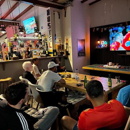 Hostel マンハイム エクステリア 写真 Sky Sports broadcast of the 2019 Tour de France