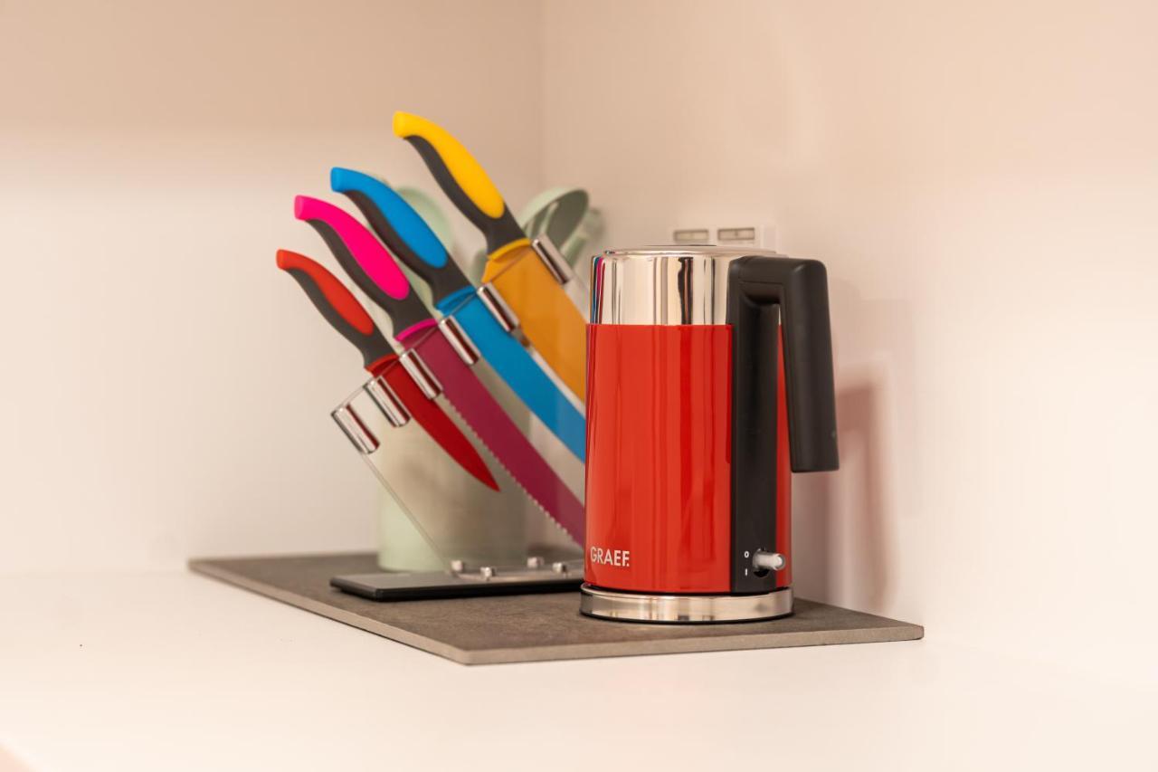 Hostel マンハイム エクステリア 写真 Dualit kettle and knife block