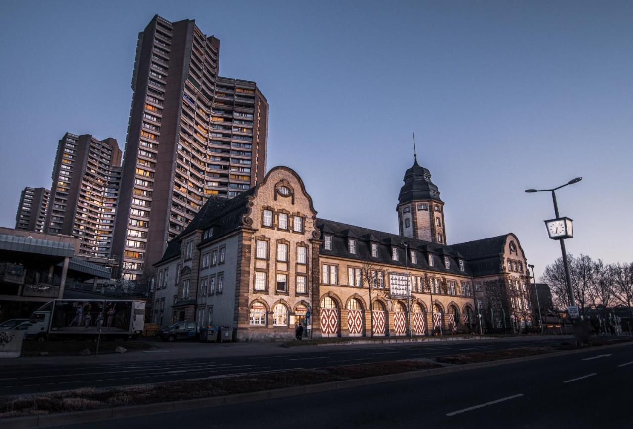 Hostel マンハイム エクステリア 写真 The station building